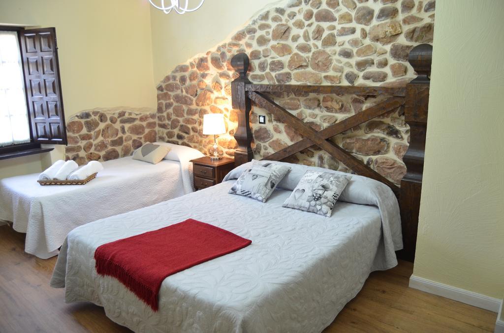 Corrales De Buelna Posada Real La Montanesa מראה חיצוני תמונה